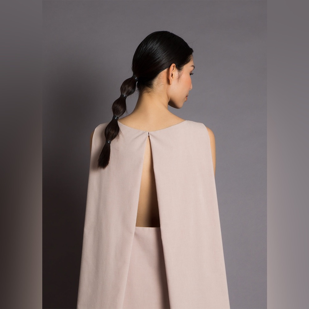 Kaarem tyh.d Boatneck Open Back Dress Size XS Beige